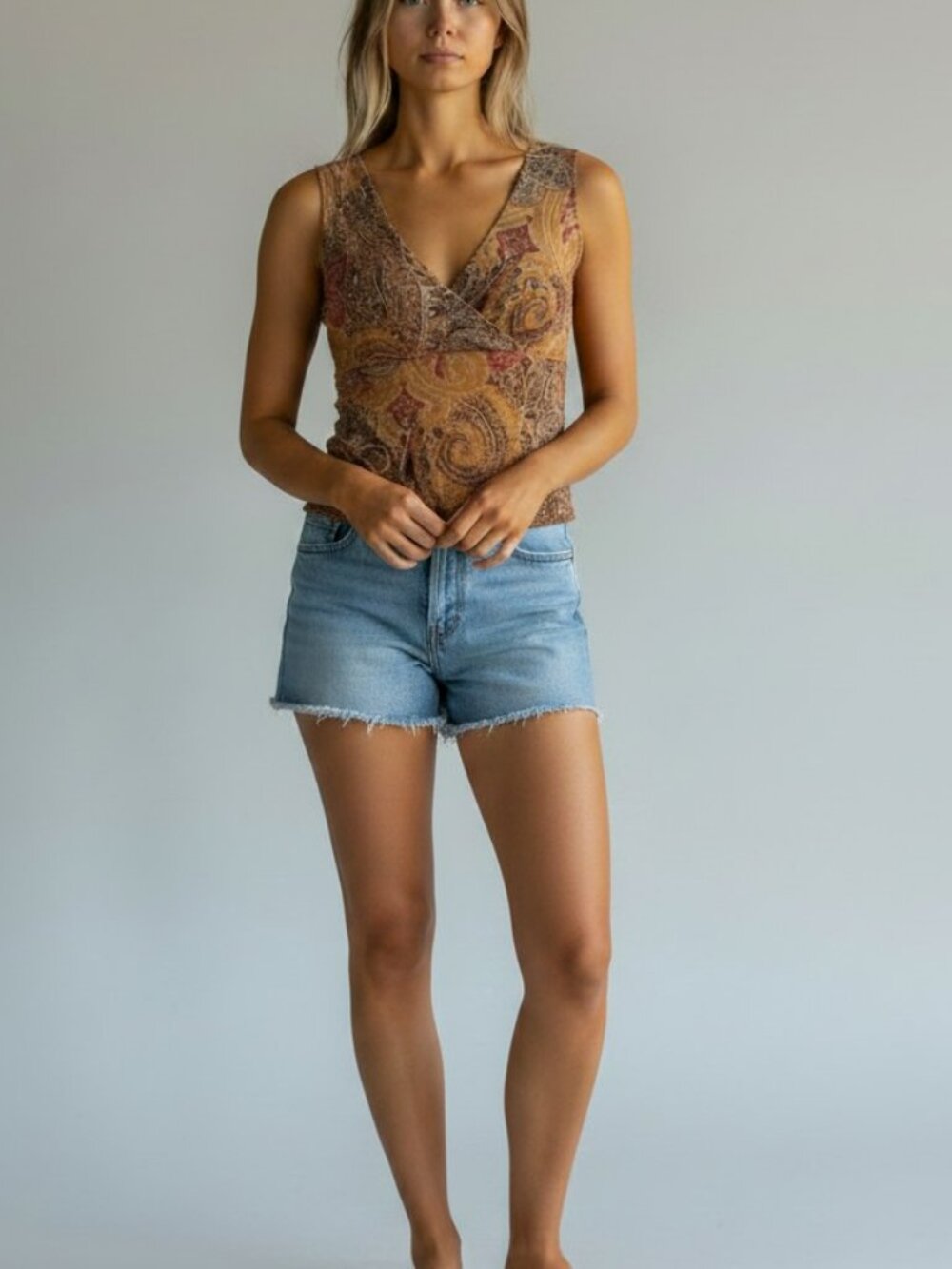 Vintage Dressbarn Yellow Paisley V-Neck Sleeveless Camisole with Pink Accents
